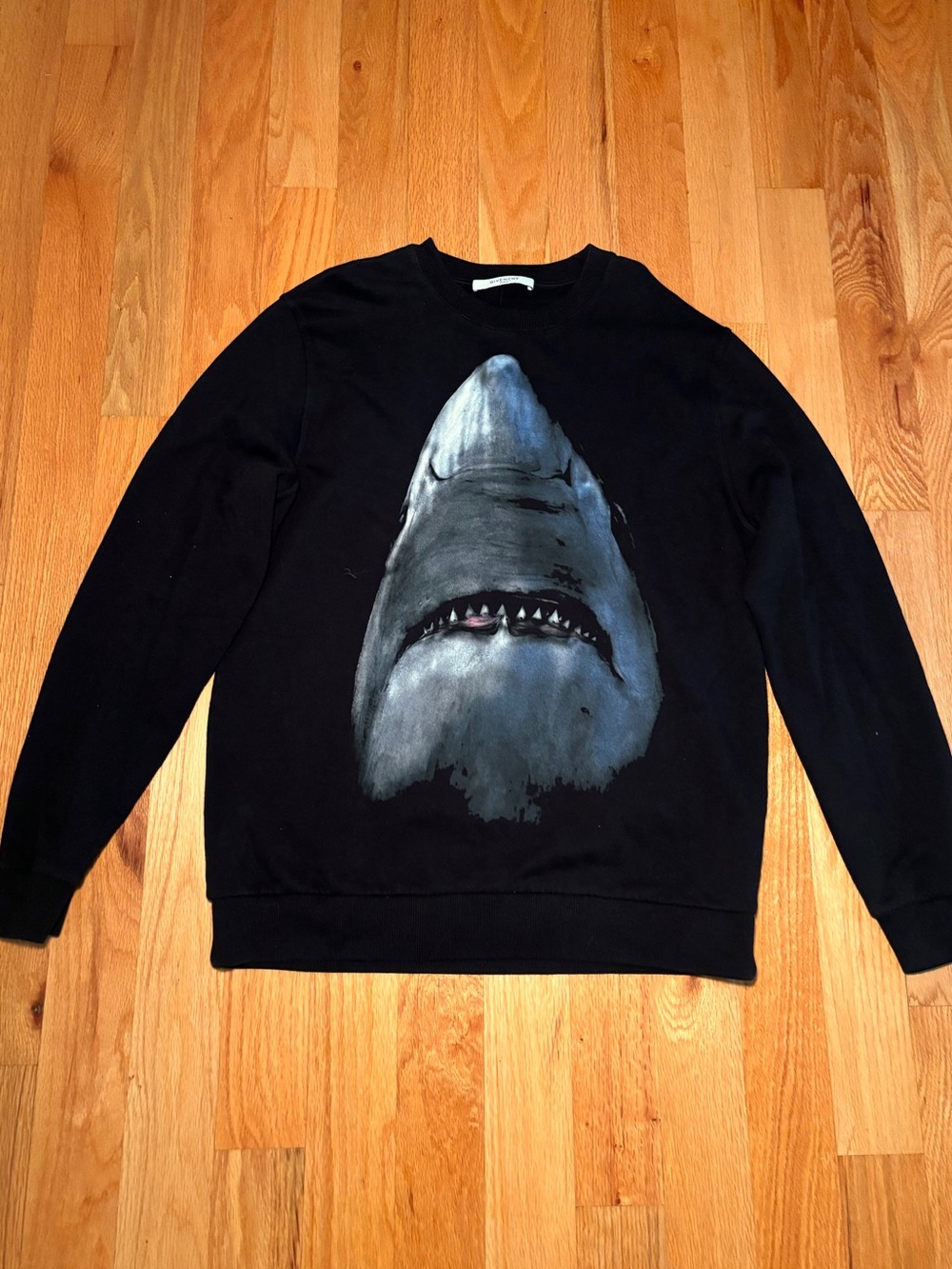 Givenchy Shark Graphic Crewneck Sweatshirt 🔥